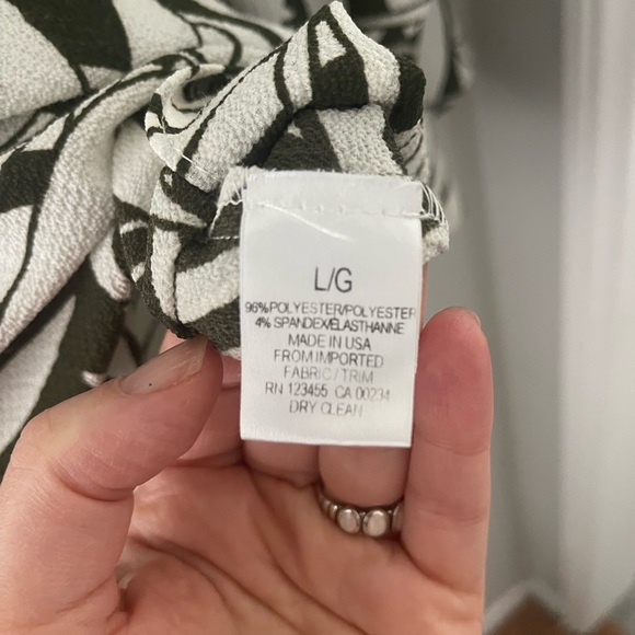 Off the shoulder tropical blouse - Picture 2 of 6